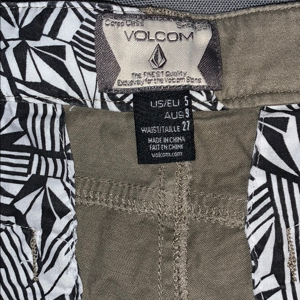 Volcom Shorts - Picture 3 of 5